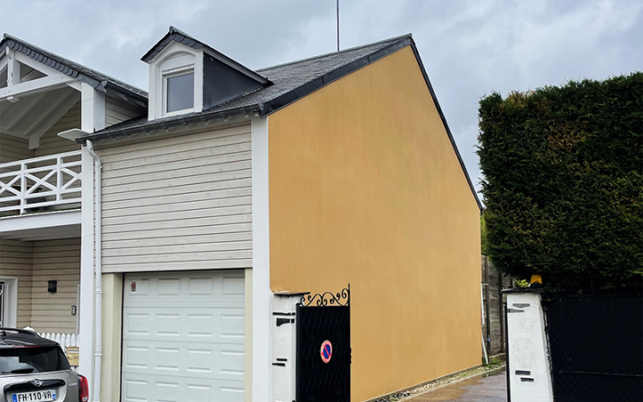 Pose d'ardoises sur un toit en croupe, Guingamp