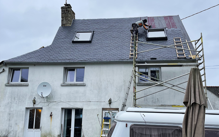 Pose de fenêtre de toit VELUX en pente, Guingamp