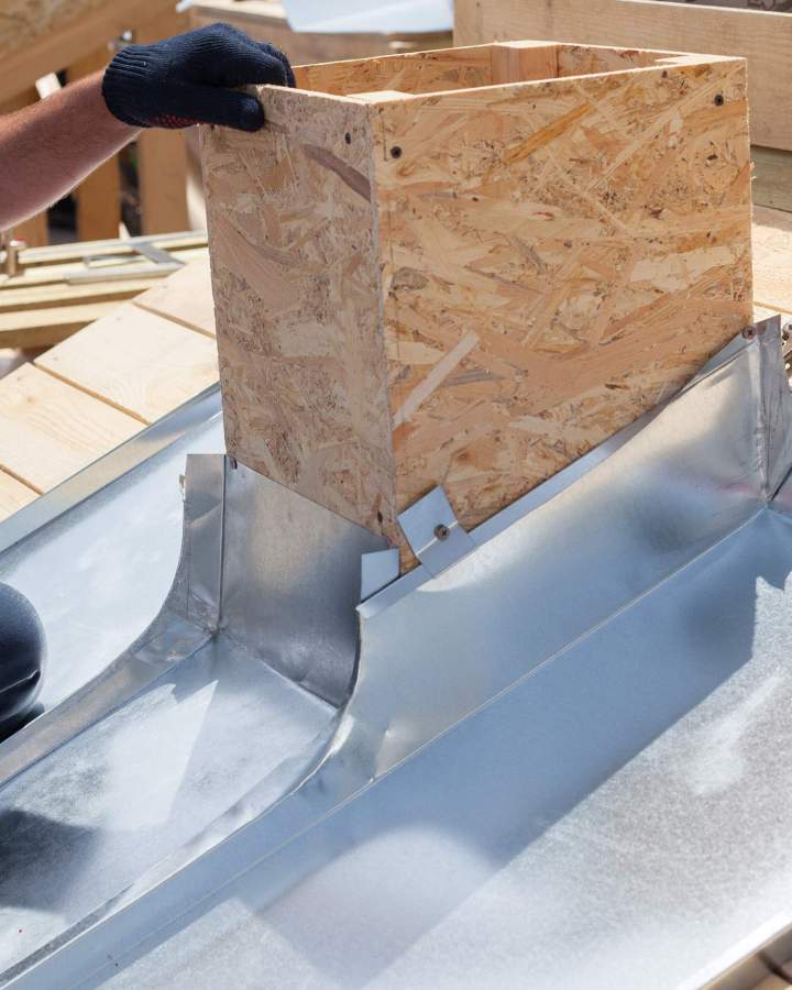 Pose d'éléments de zinguerie, Guingamp